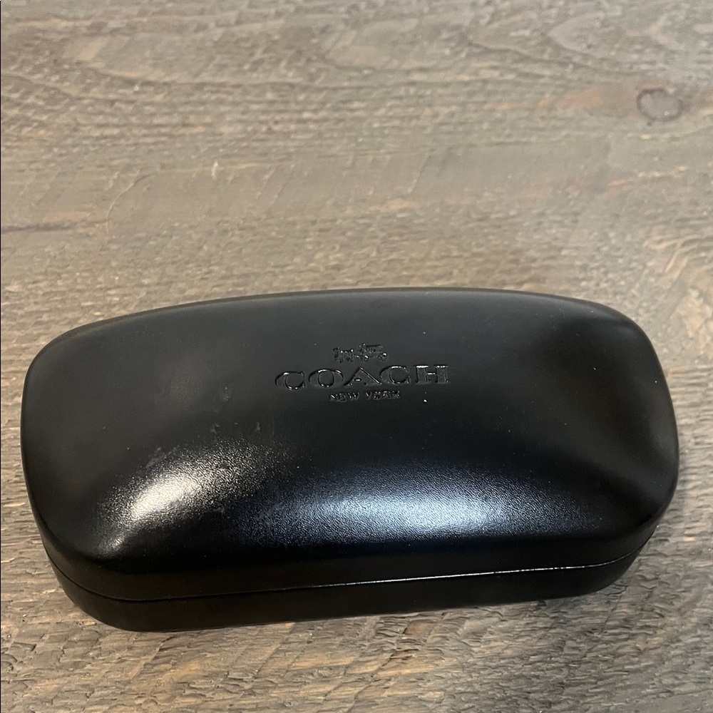 Coach Black Leather Hard Clam-Shell Sunglass Case+Cleaning Cloth - Picture 2 of 4